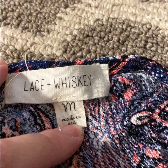 Lace and whiskey blouse top - Picture 3 of 3